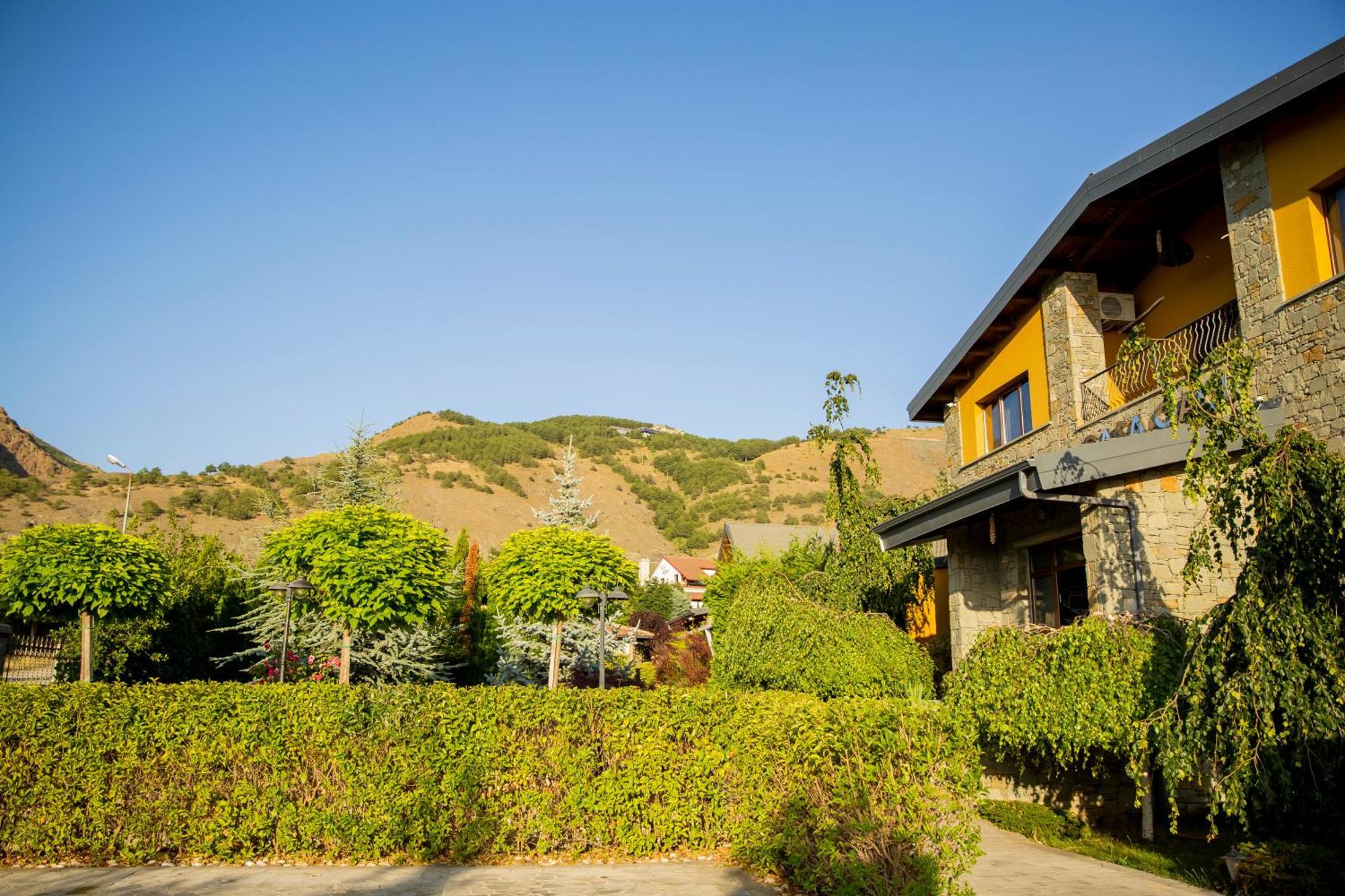 Casa Gace Hotel Korce Bagian luar foto