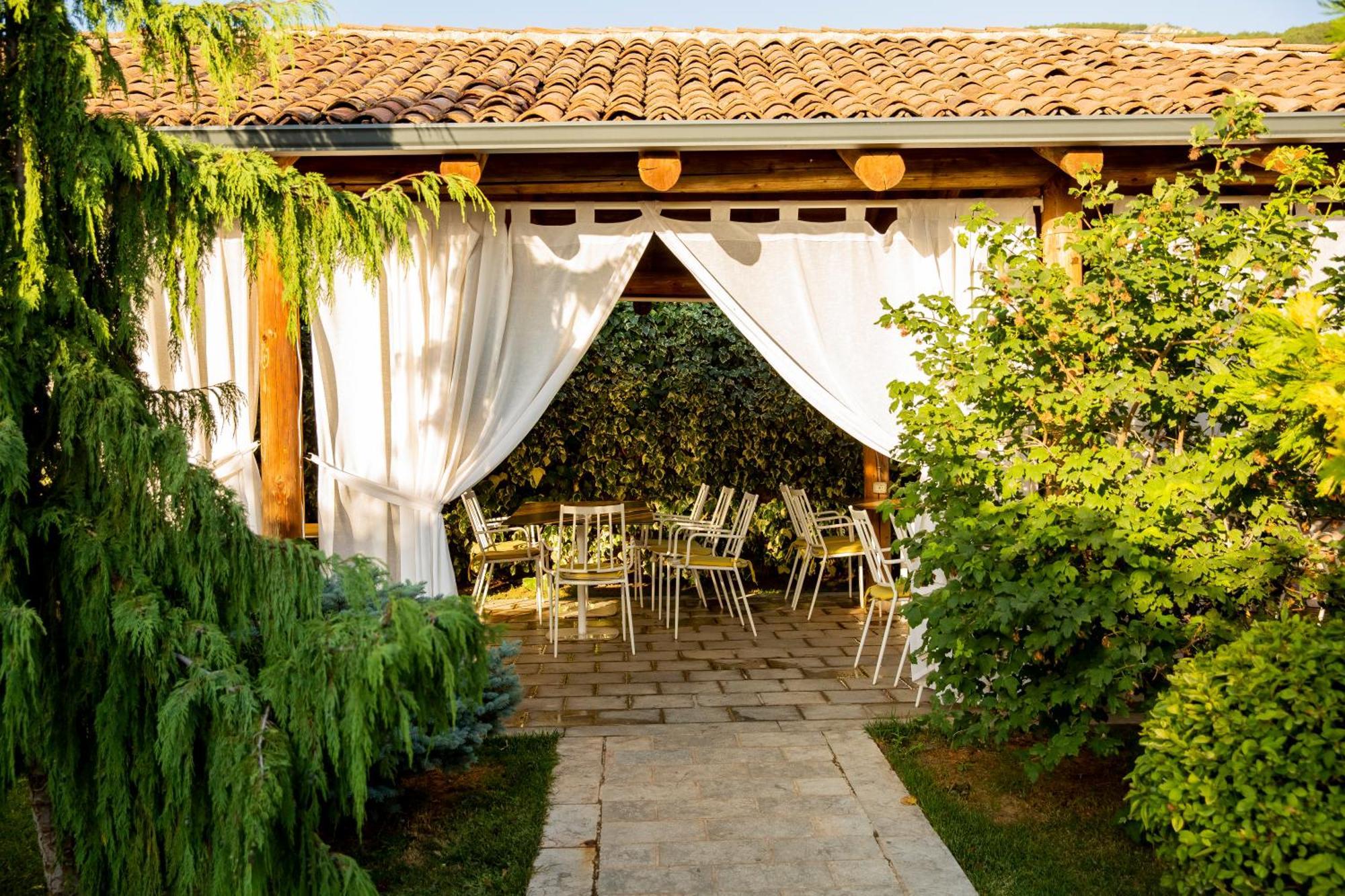Casa Gace Hotel Korce Bagian luar foto