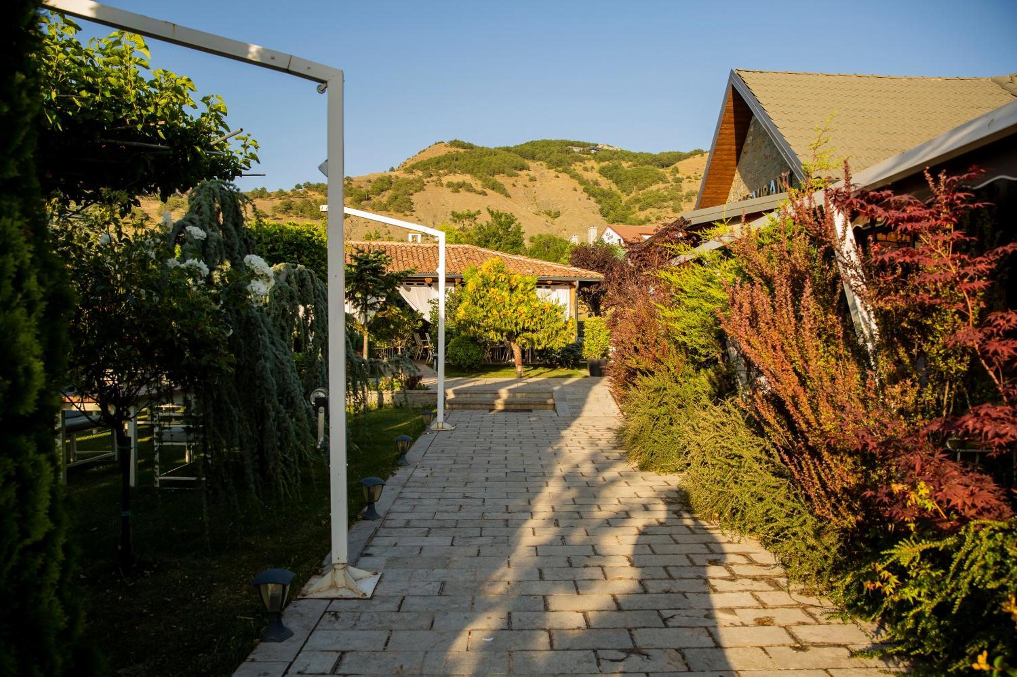 Casa Gace Hotel Korce Bagian luar foto