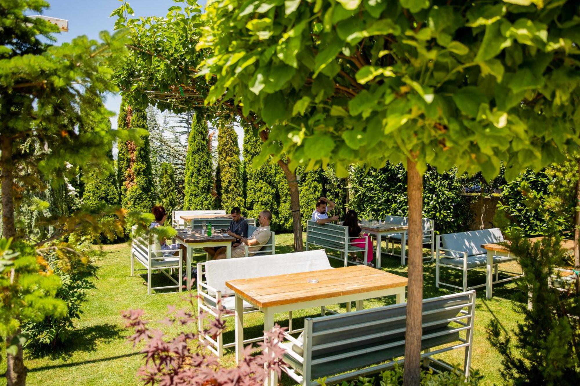 Casa Gace Hotel Korce Bagian luar foto