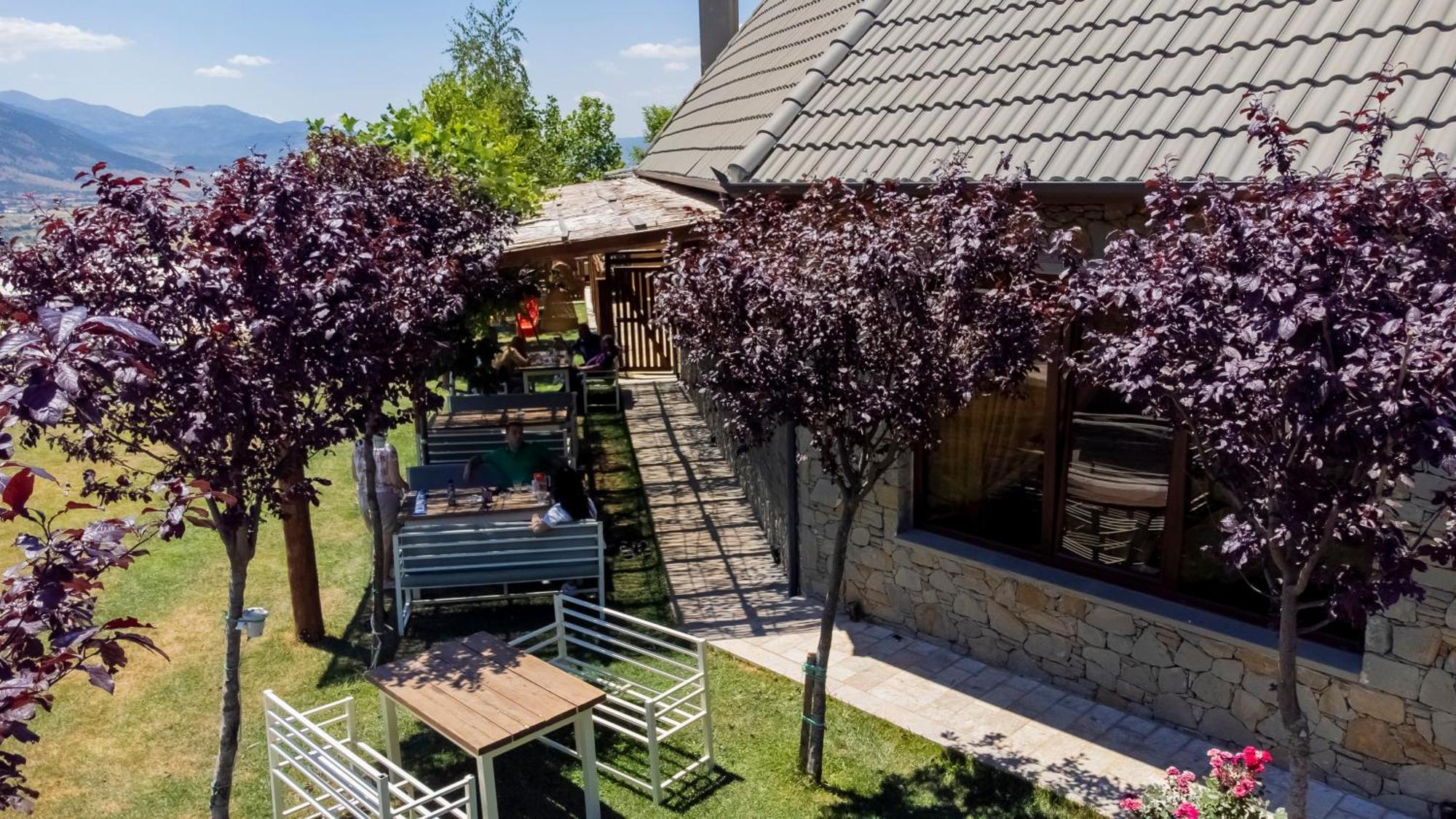 Casa Gace Hotel Korce Bagian luar foto